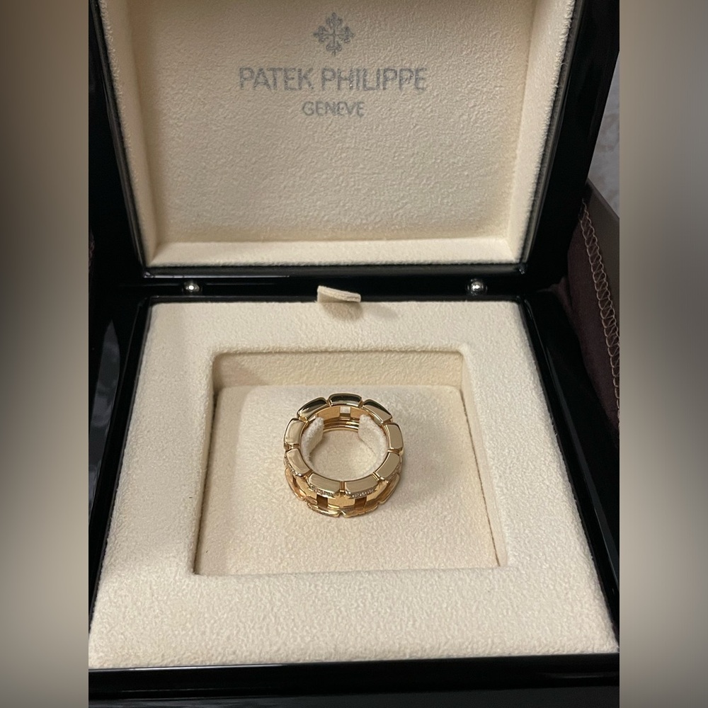 BRAND NEW!! ORIGINAL!!! Patek Philippe Twenty~4 Ring. Set with 54 diamonds - Picture 5 of 5